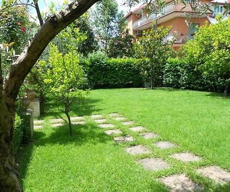 Villa Scimmia Scauri  Luaran gambar