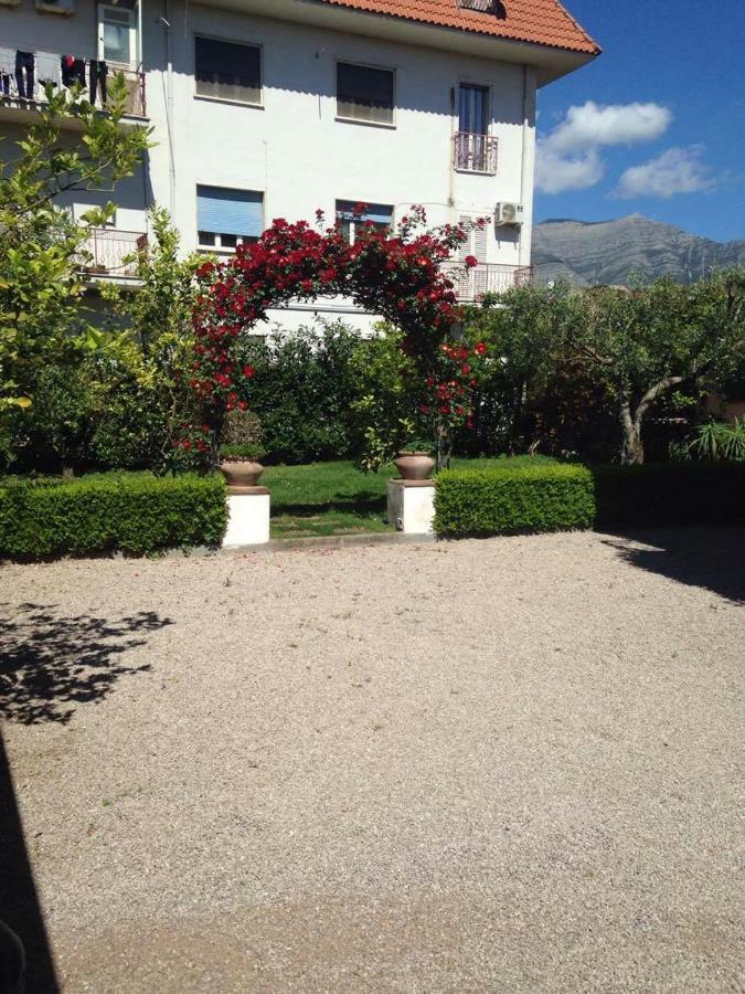 Villa Scimmia Scauri  Luaran gambar